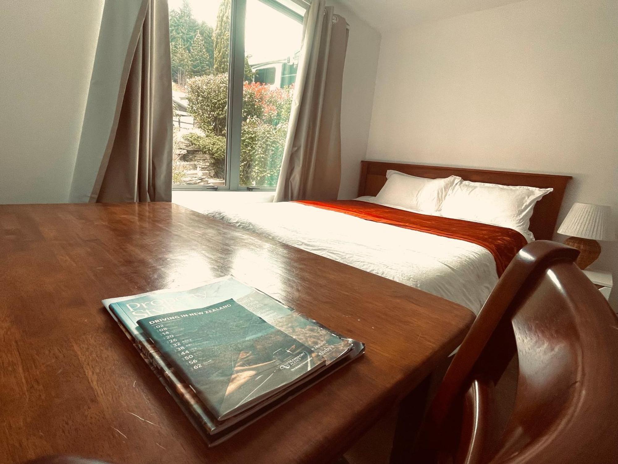 Ming'S Lakeside Goldleaf Suites Queenstown Exteriér fotografie