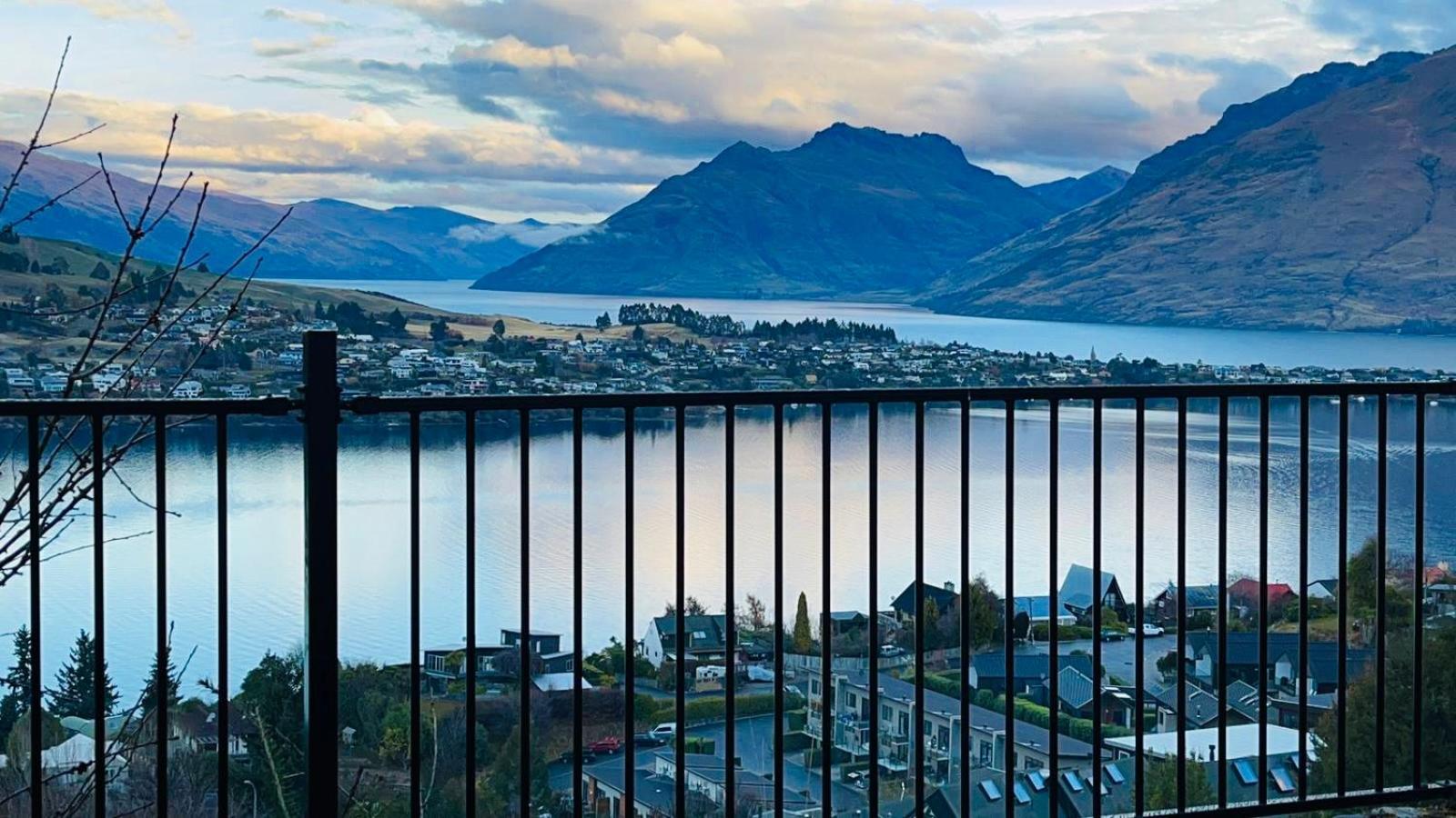 Ming'S Lakeside Goldleaf Suites Queenstown Exteriér fotografie